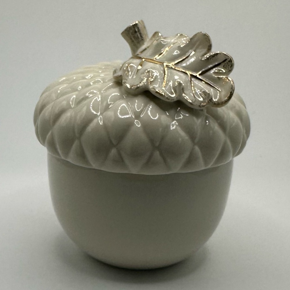 Lenox Acorn Covered Box American By Design #3428 in original box